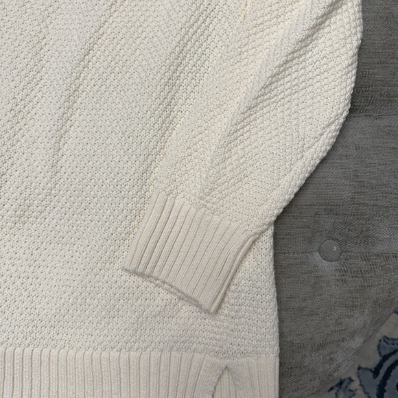 OLD NAVY NWT Cream Knit Crew Neck Long Sweater Minimalist Fall Winter Medium - Picture 2 of 6